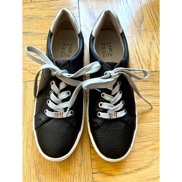 Brand new! Never worn! In the box! Naturalizer 8W - Picture 2 of 5